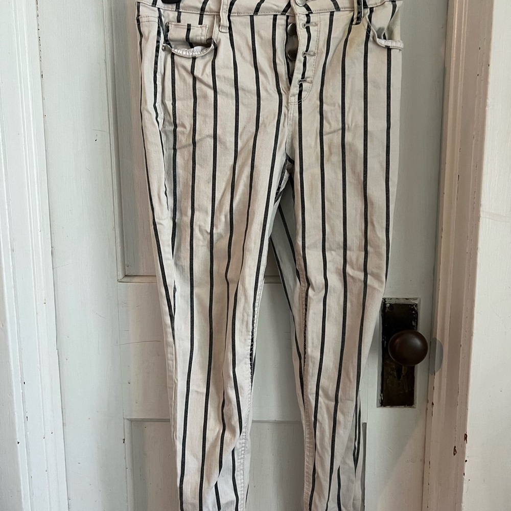 Women’s Pants Tinseltown brand